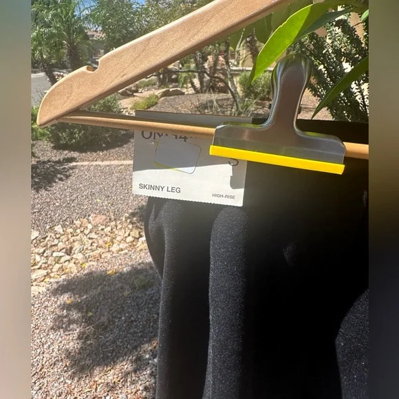 NWT (never worn) On 34th Black Skinny Leg, High Rise Pants, Size Small - Picture 10 of 12